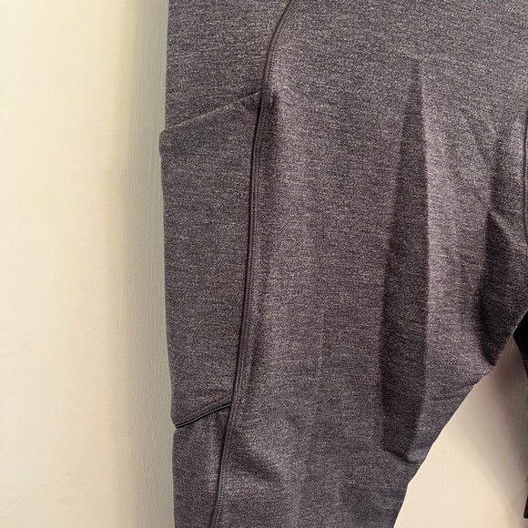 Lululemon women’s size 10 Dark Gray Leggings running with Pockets - Picture 4 of 9